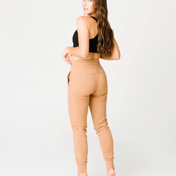 Zyia Camel Ascend Joggers Size S NWT - Picture 5 of 5